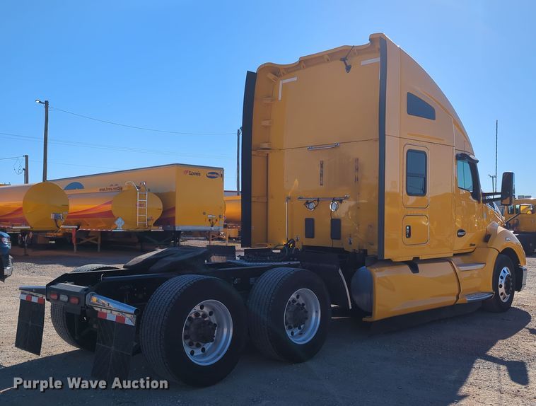 image for item OL9130 2020 Kenworth T680  semi truck