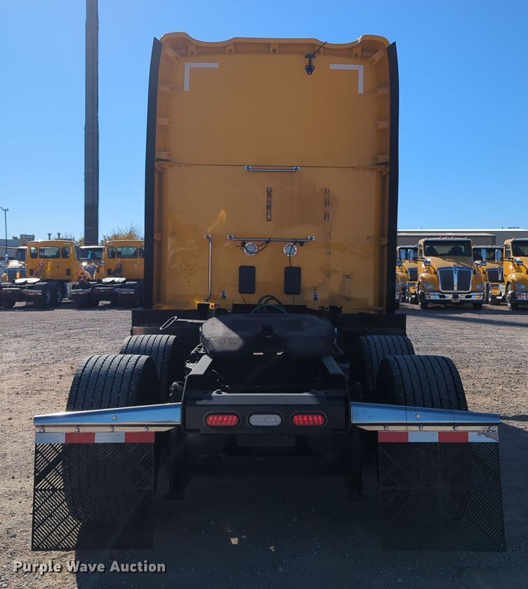 image for item OL9130 2020 Kenworth T680  semi truck