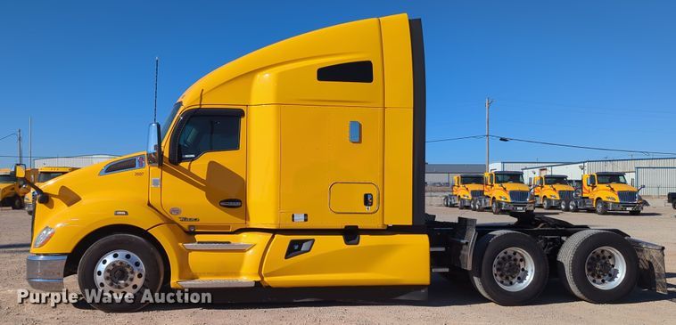 image for item OL9130 2020 Kenworth T680  semi truck