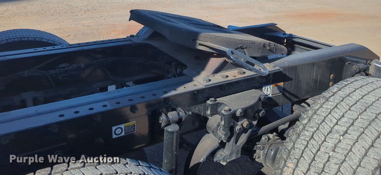 image for item OL9130 2020 Kenworth T680  semi truck