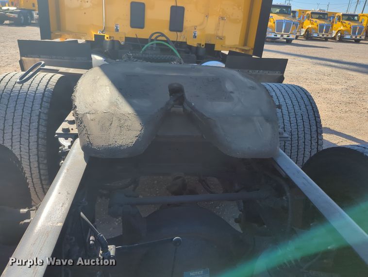 image for item OL9130 2020 Kenworth T680  semi truck