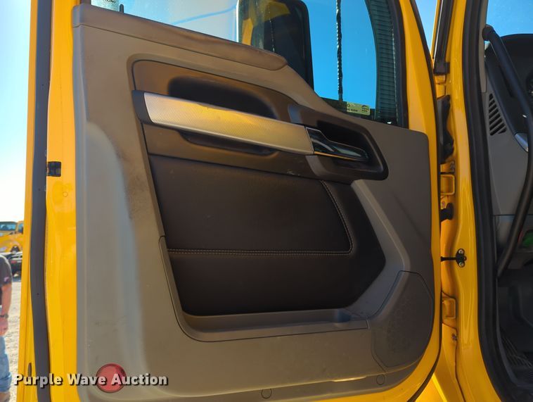 image for item OL9130 2020 Kenworth T680  semi truck