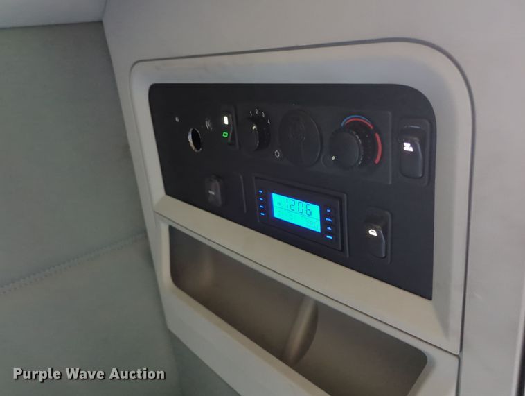 image for item OL9130 2020 Kenworth T680  semi truck