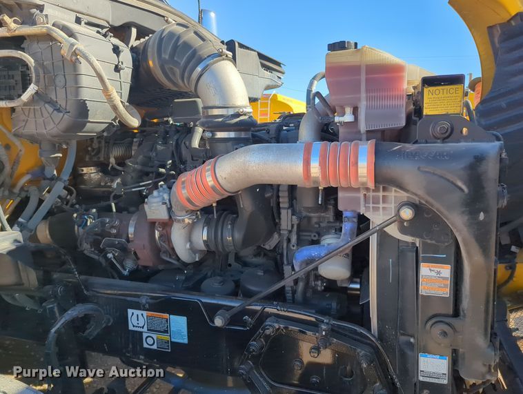 image for item OL9130 2020 Kenworth T680  semi truck