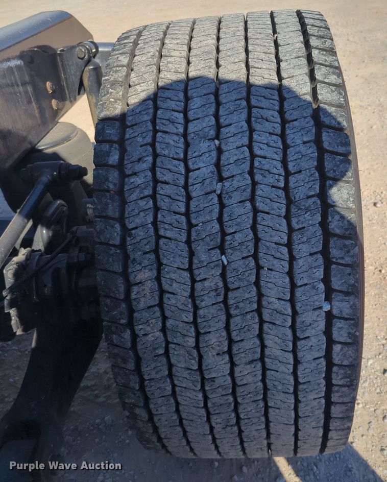 image for item OL9130 2020 Kenworth T680  semi truck