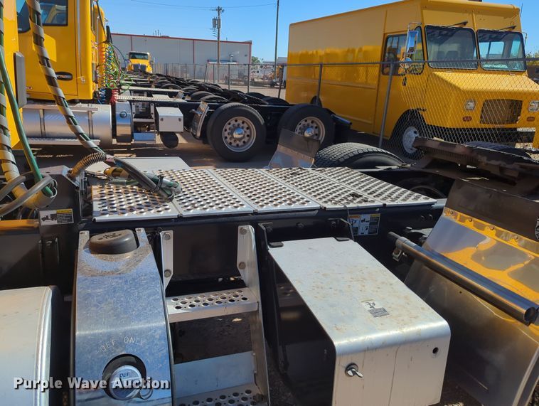 image for item OL9131 2019 Kenworth T680  semi truck