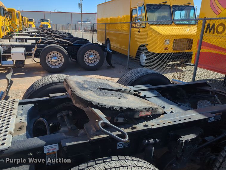 image for item OL9131 2019 Kenworth T680  semi truck