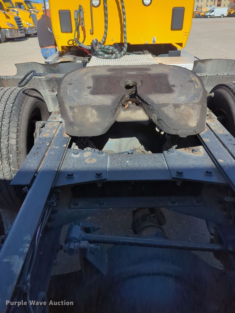 image for item OL9131 2019 Kenworth T680  semi truck