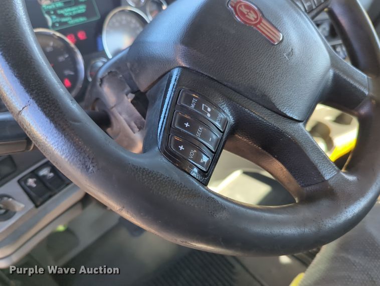 image for item OL9131 2019 Kenworth T680  semi truck