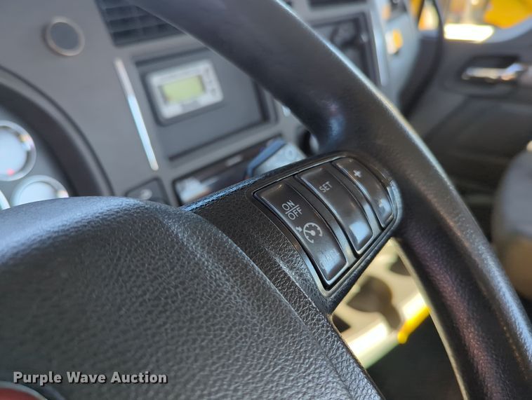 image for item OL9131 2019 Kenworth T680  semi truck