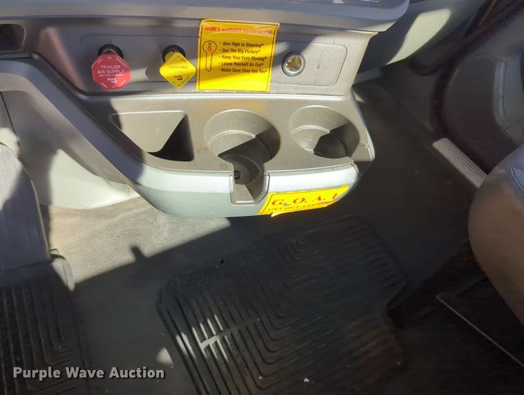 image for item OL9131 2019 Kenworth T680  semi truck