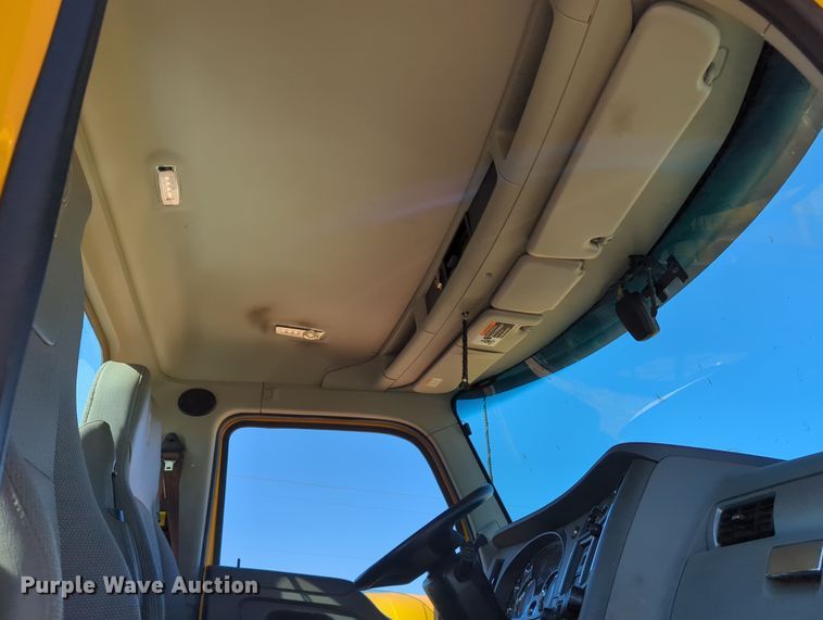 image for item OL9131 2019 Kenworth T680  semi truck