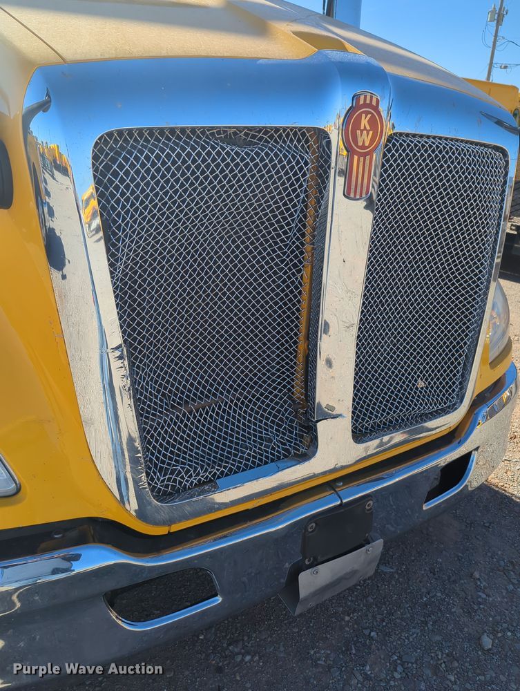image for item OL9131 2019 Kenworth T680  semi truck