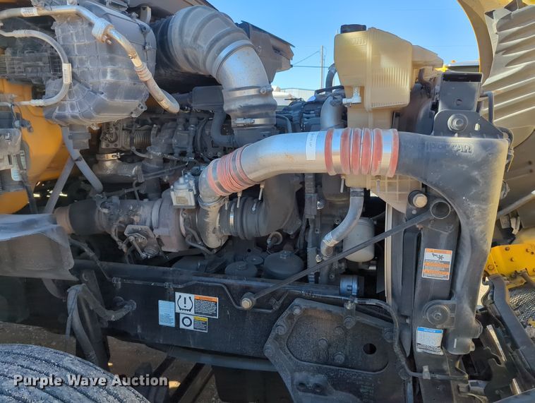 image for item OL9131 2019 Kenworth T680  semi truck