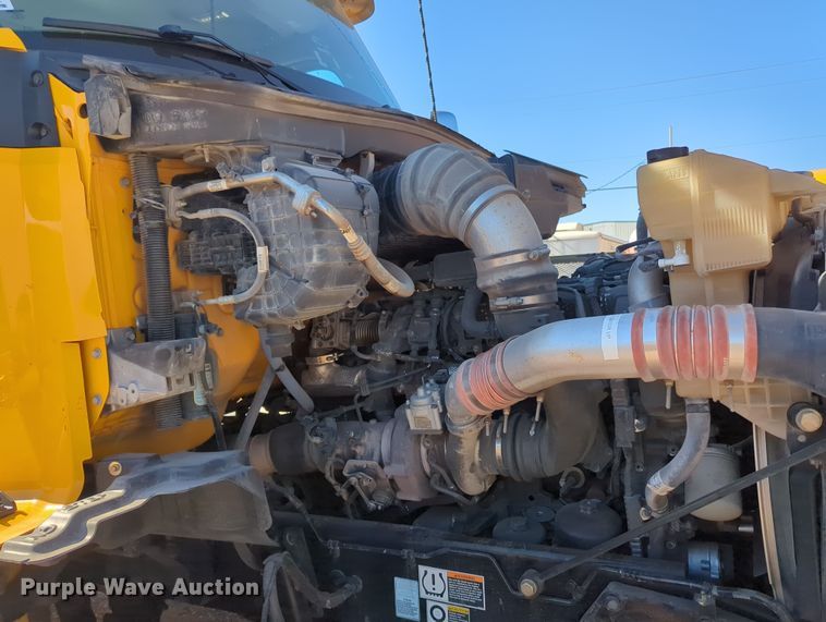 image for item OL9131 2019 Kenworth T680  semi truck