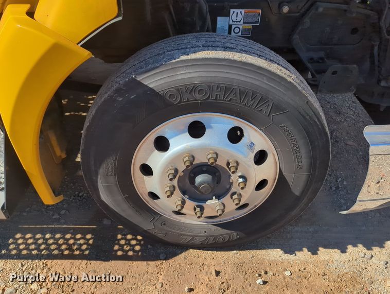 image for item OL9131 2019 Kenworth T680  semi truck