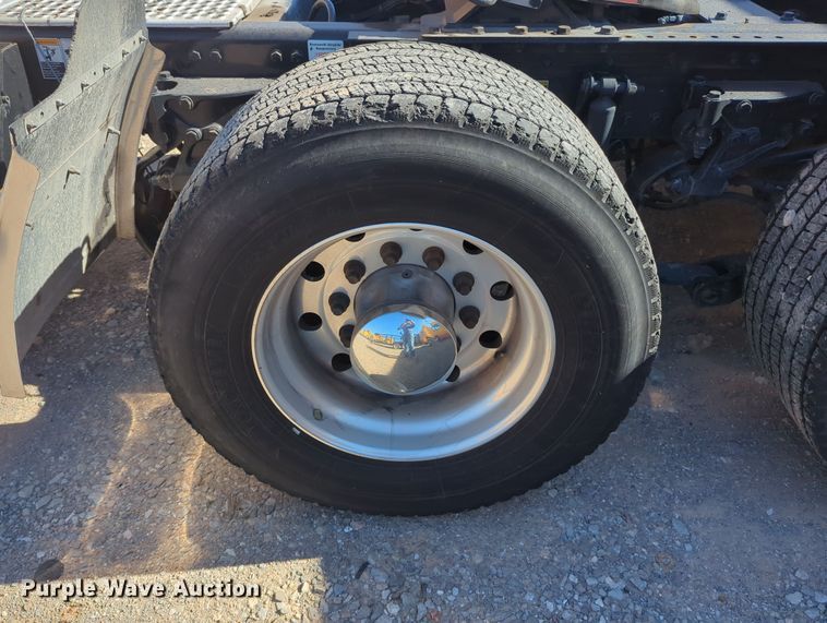 image for item OL9131 2019 Kenworth T680  semi truck