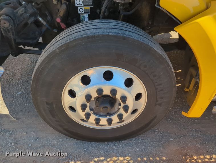 image for item OL9131 2019 Kenworth T680  semi truck