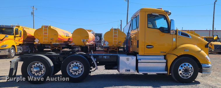 image for item OL9132 2020 Kenworth T680  semi truck