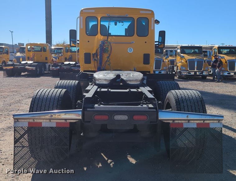 image for item OL9132 2020 Kenworth T680  semi truck