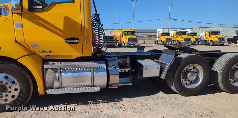 image for item OL9132 2020 Kenworth T680  semi truck
