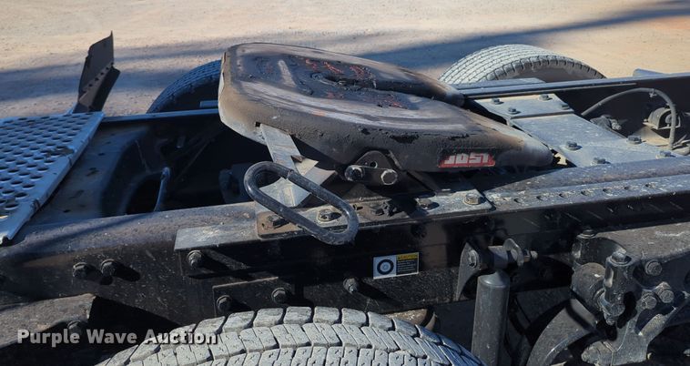 image for item OL9132 2020 Kenworth T680  semi truck