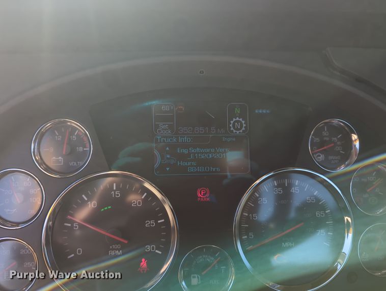 image for item OL9132 2020 Kenworth T680  semi truck