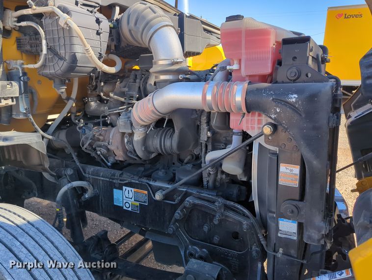 image for item OL9132 2020 Kenworth T680  semi truck