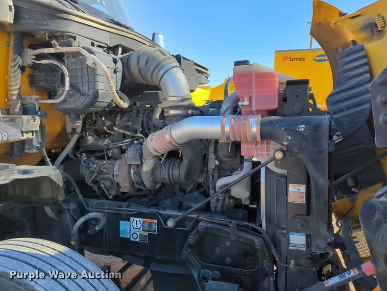 image for item OL9132 2020 Kenworth T680  semi truck