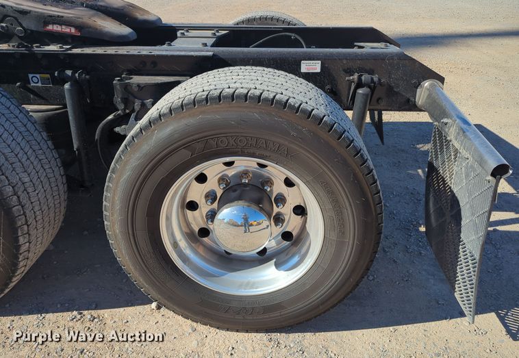 image for item OL9132 2020 Kenworth T680  semi truck