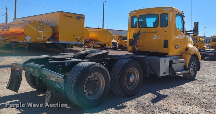 image for item OL9135 2020 Kenworth T680  semi truck