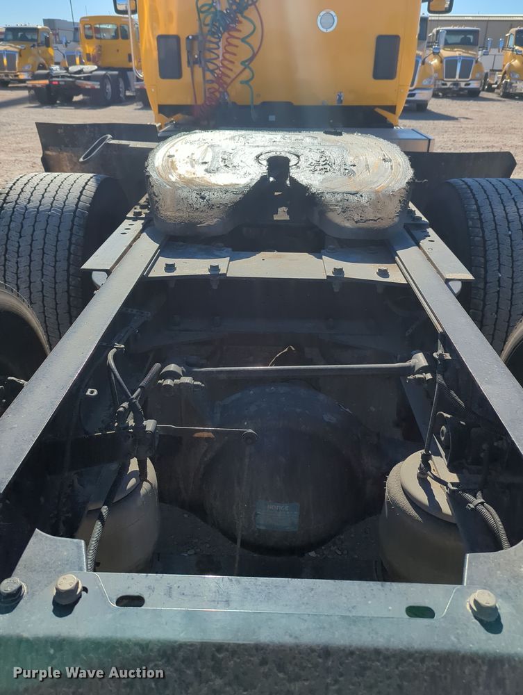 image for item OL9135 2020 Kenworth T680  semi truck