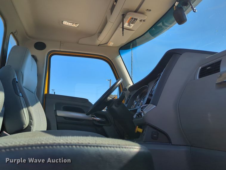 image for item OL9135 2020 Kenworth T680  semi truck