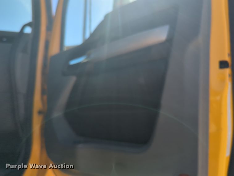 image for item OL9135 2020 Kenworth T680  semi truck