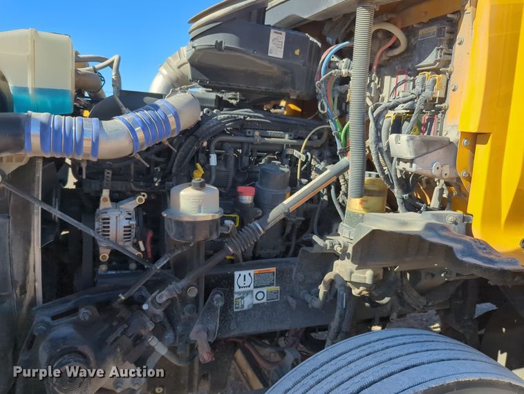 image for item OL9135 2020 Kenworth T680  semi truck