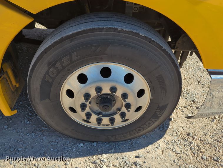 image for item OL9135 2020 Kenworth T680  semi truck