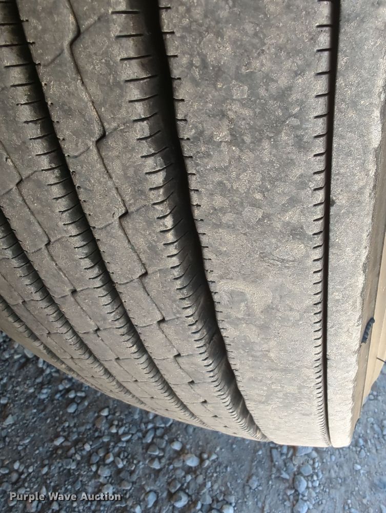 image for item OL9135 2020 Kenworth T680  semi truck