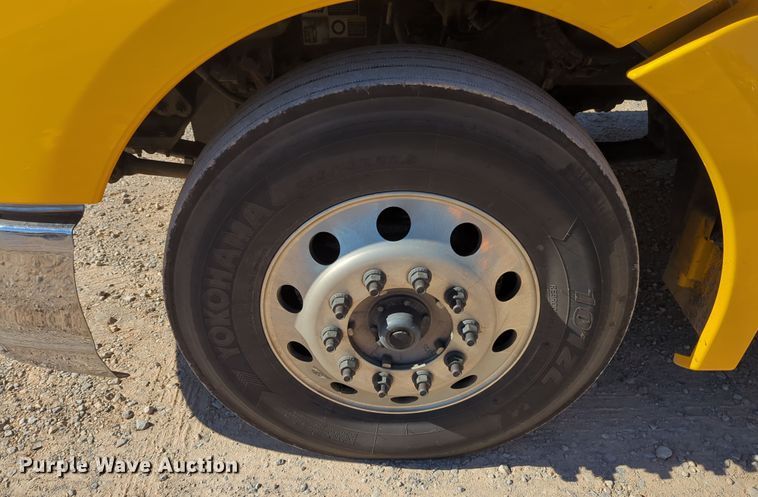 image for item OL9135 2020 Kenworth T680  semi truck