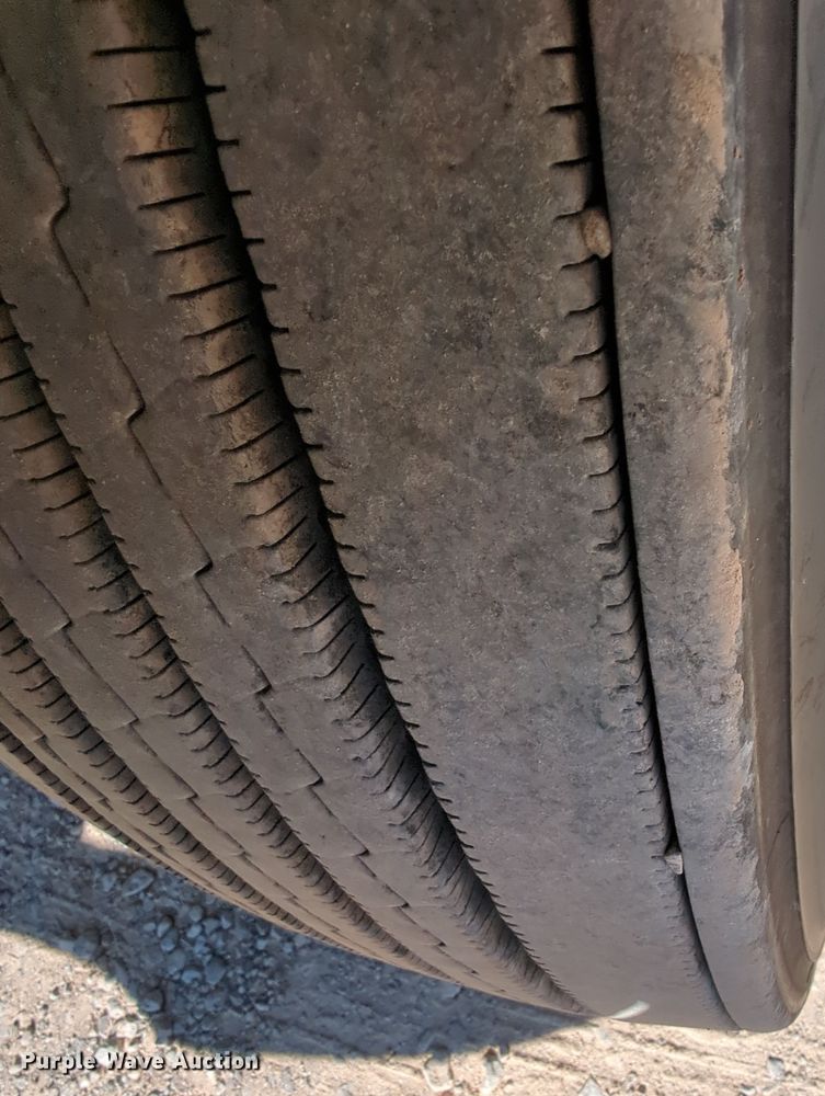 image for item OL9135 2020 Kenworth T680  semi truck