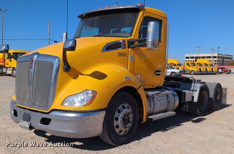 image for item OL9136 2019 Kenworth T680  semi truck