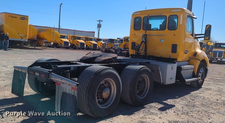 image for item OL9136 2019 Kenworth T680  semi truck