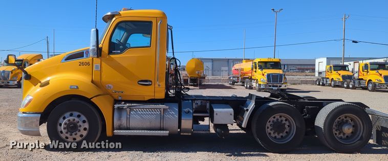 image for item OL9136 2019 Kenworth T680  semi truck