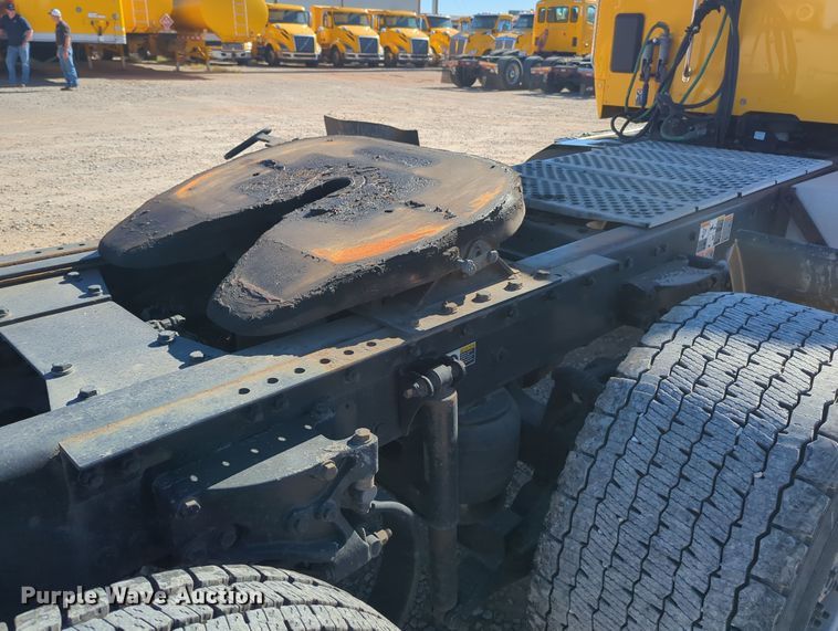 image for item OL9136 2019 Kenworth T680  semi truck