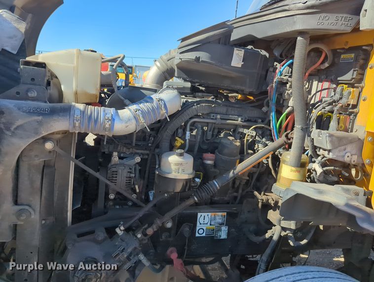 image for item OL9136 2019 Kenworth T680  semi truck