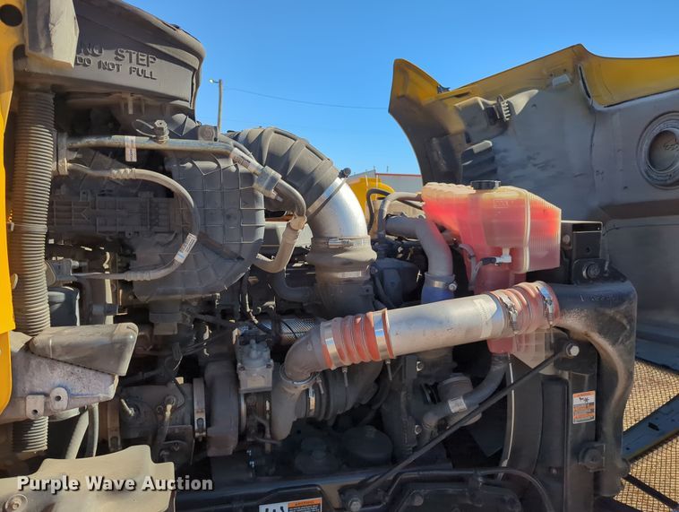 image for item OL9136 2019 Kenworth T680  semi truck