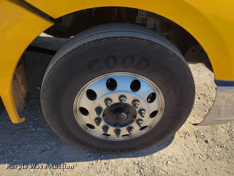 image for item OL9136 2019 Kenworth T680  semi truck