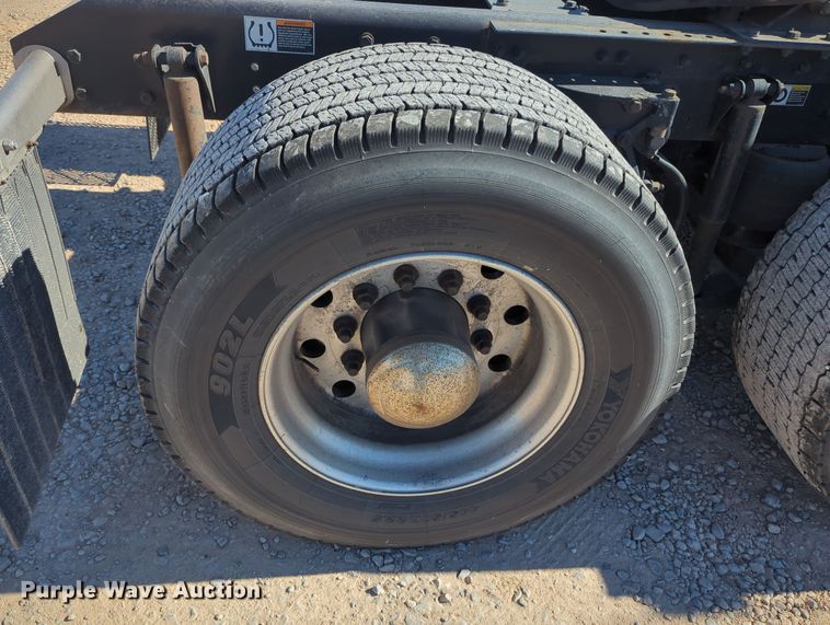 image for item OL9136 2019 Kenworth T680  semi truck