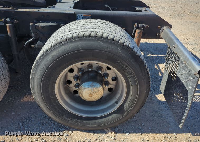 image for item OL9136 2019 Kenworth T680  semi truck