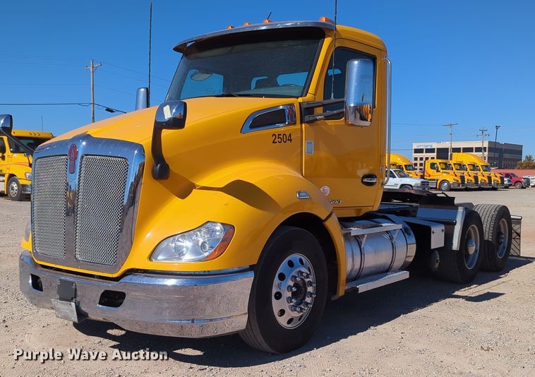 image for item OL9139 2019 Kenworth T680  semi truck