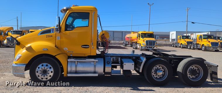 image for item OL9139 2019 Kenworth T680  semi truck